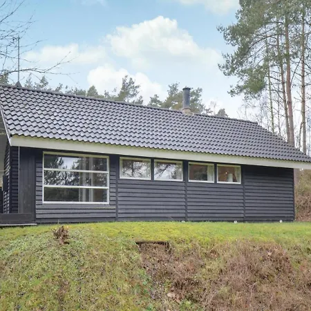 Three-bedroom Holiday In *